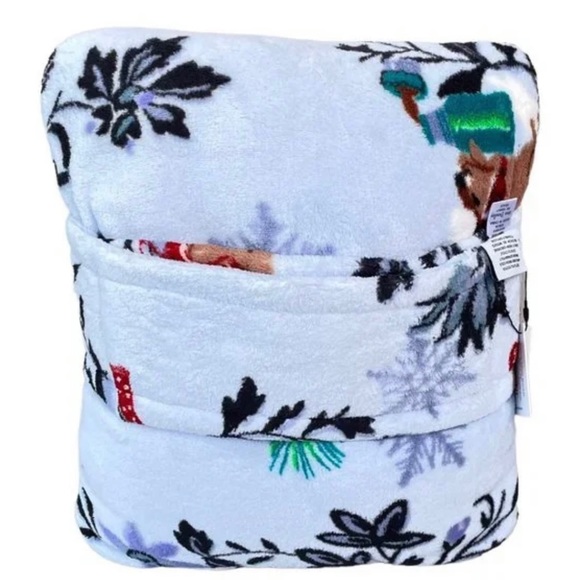NWT VERA BRADLEY PLUSH MERRY MISCHIEF SNOW DAY FLEECE TRAVEL  CHRISMAS BLANKET - Picture 2 of 9